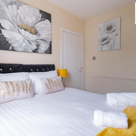 Sensational Stay Short Lets & Serviced Accommodation 2 Bedroom Apartment Aberdeen, Middlefield Place Exterior foto